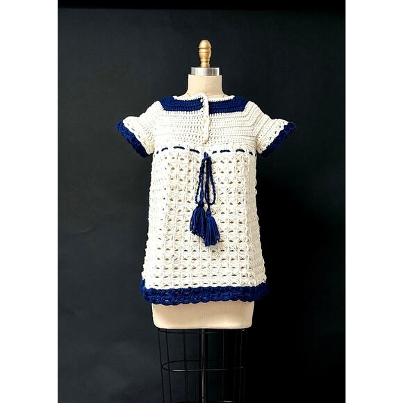 Vintage Tops - Vintage 1970s Hand Knit Crochet Babydoll Ivory Navy Blue Top